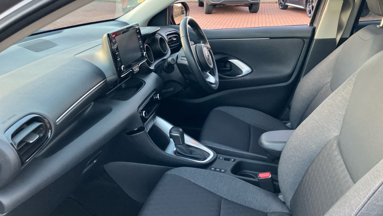 Toyota Yaris 1.5 Hybrid Design 5dr CVT Hybrid Hatchback